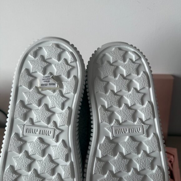 NWT Miu Miu Low Top Sneakers White Shearling Lace Up Sz 35.5 - Picture 11 of 11